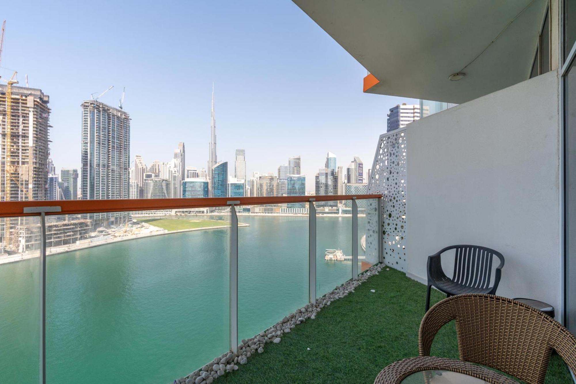 Bespoke Homes - With Canal Views In Millenium Binghatti Residences Dubái