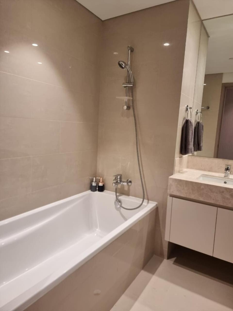 Apartemen Luxury 2 Bedroom Act 1