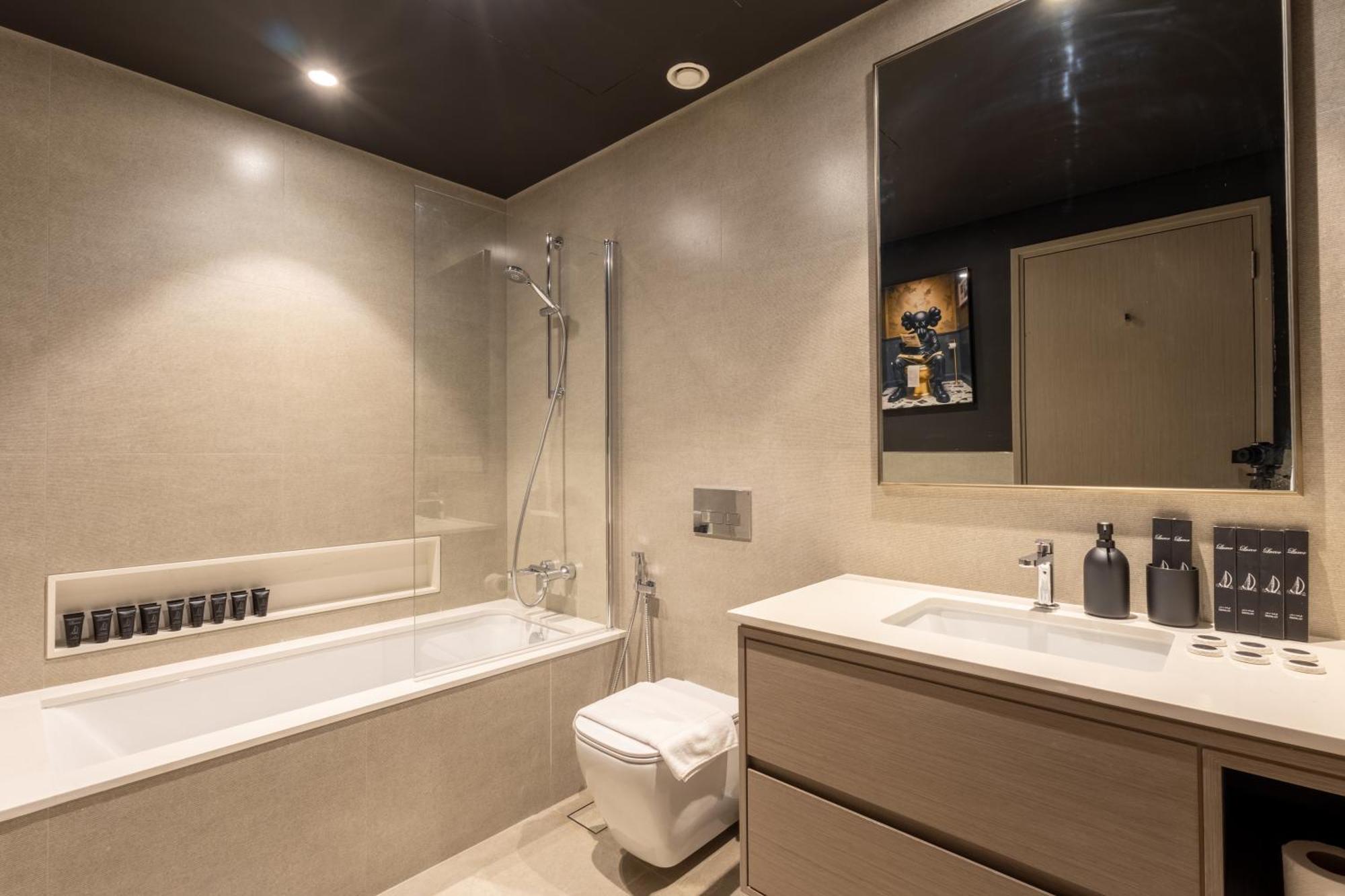 Brand New Luxe Downtown 46th Floor Appartement *