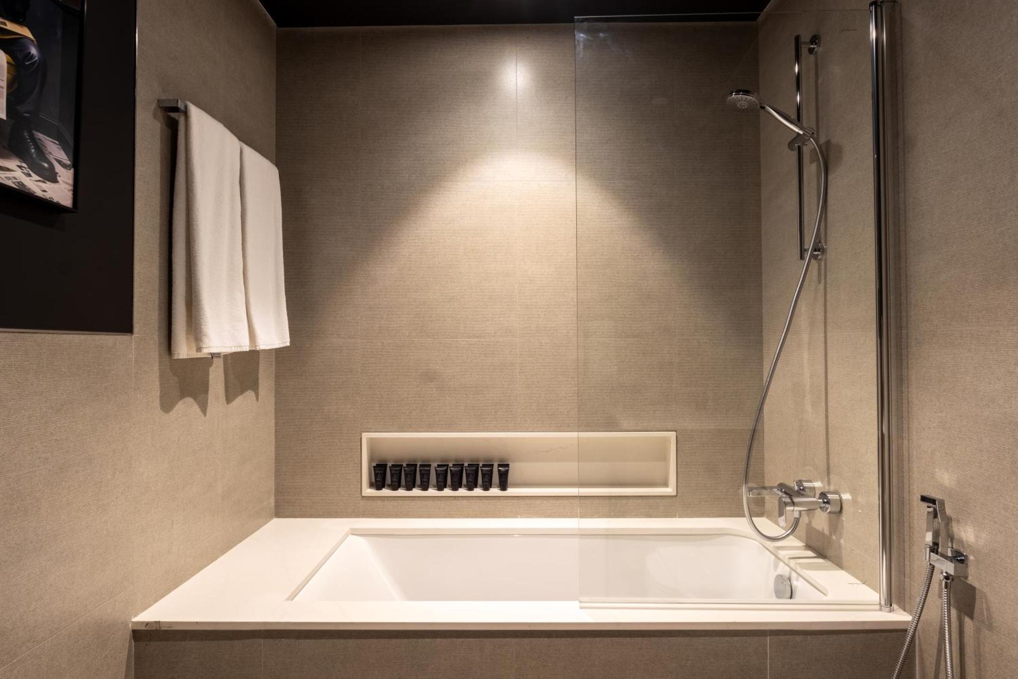 Brand New Luxe Downtown 46th Floor Appartement *