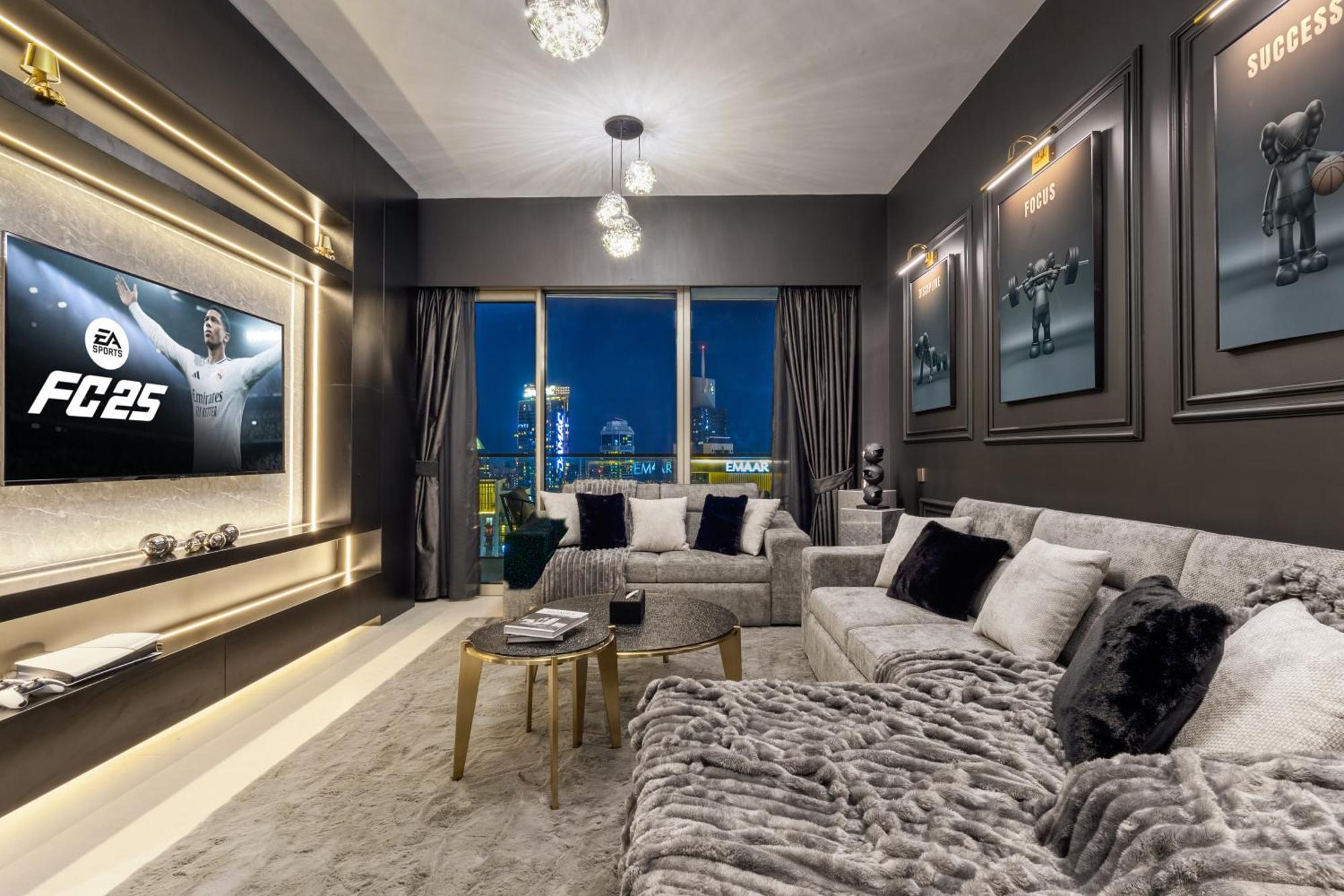 Brand New Luxe Downtown 46th Floor