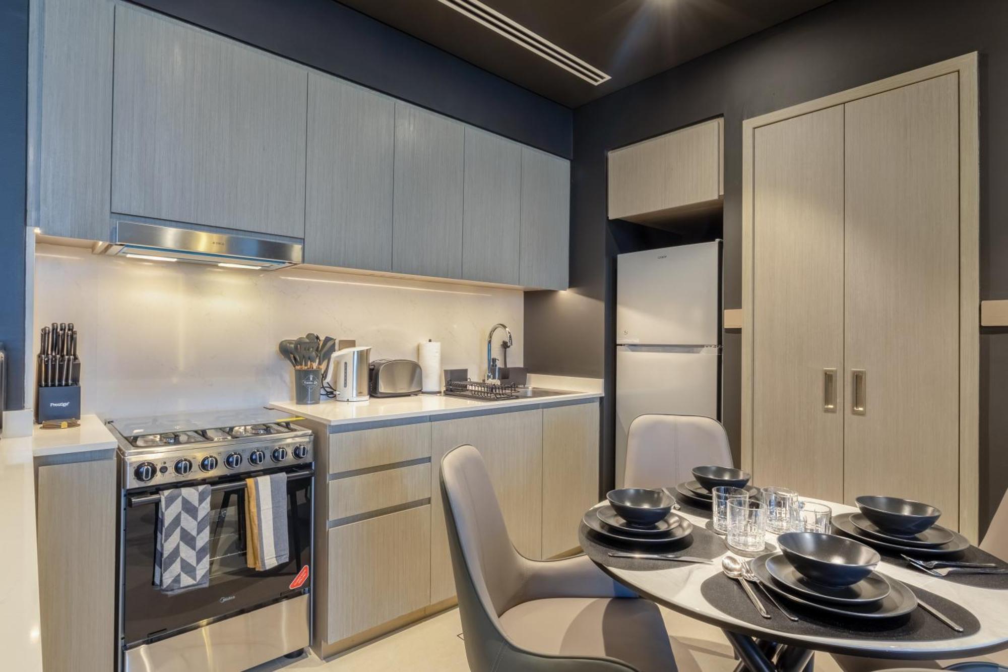 Brand New Luxe Downtown 46th Floor *