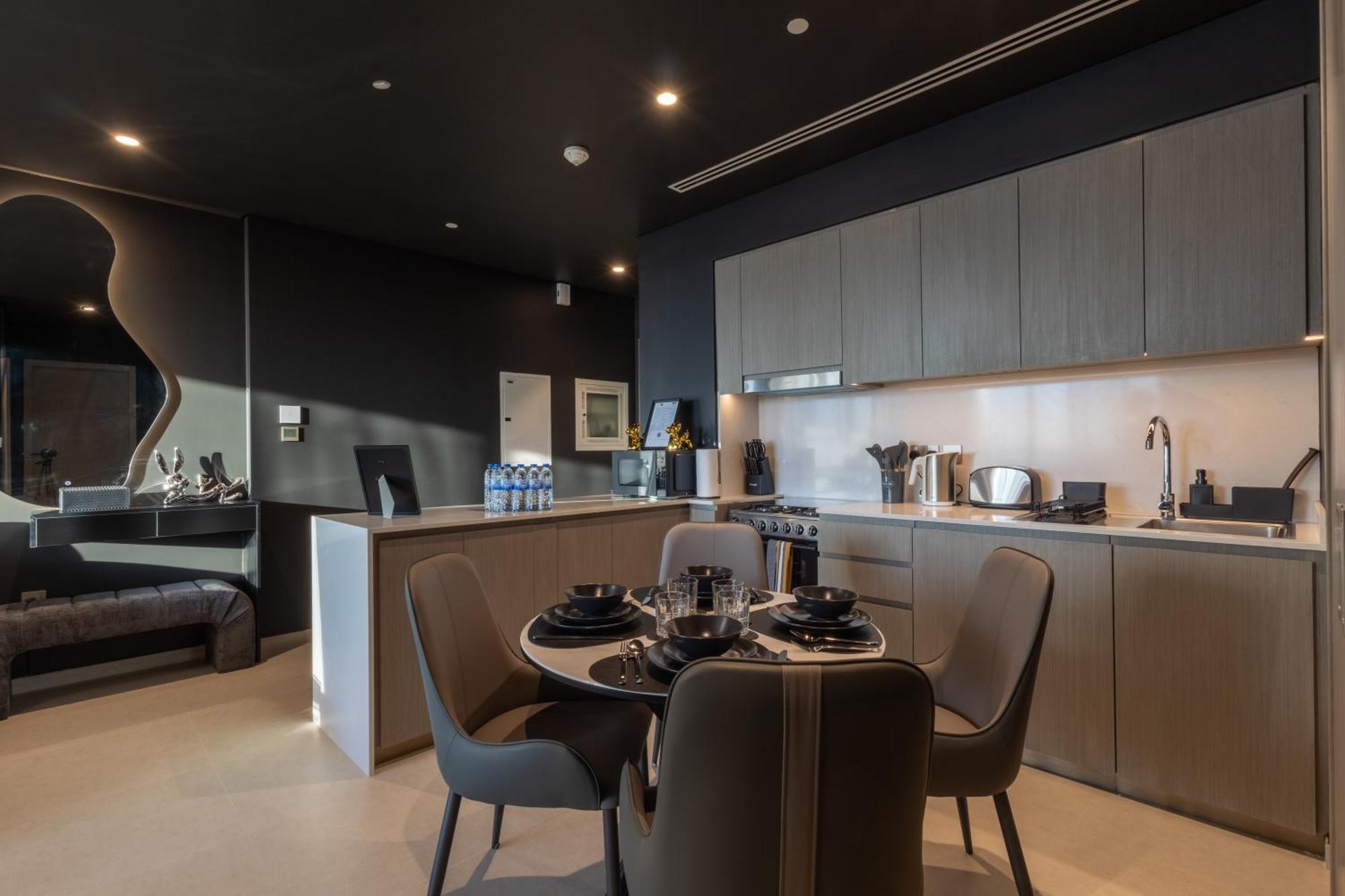 Brand New Luxe Downtown 46th Floor