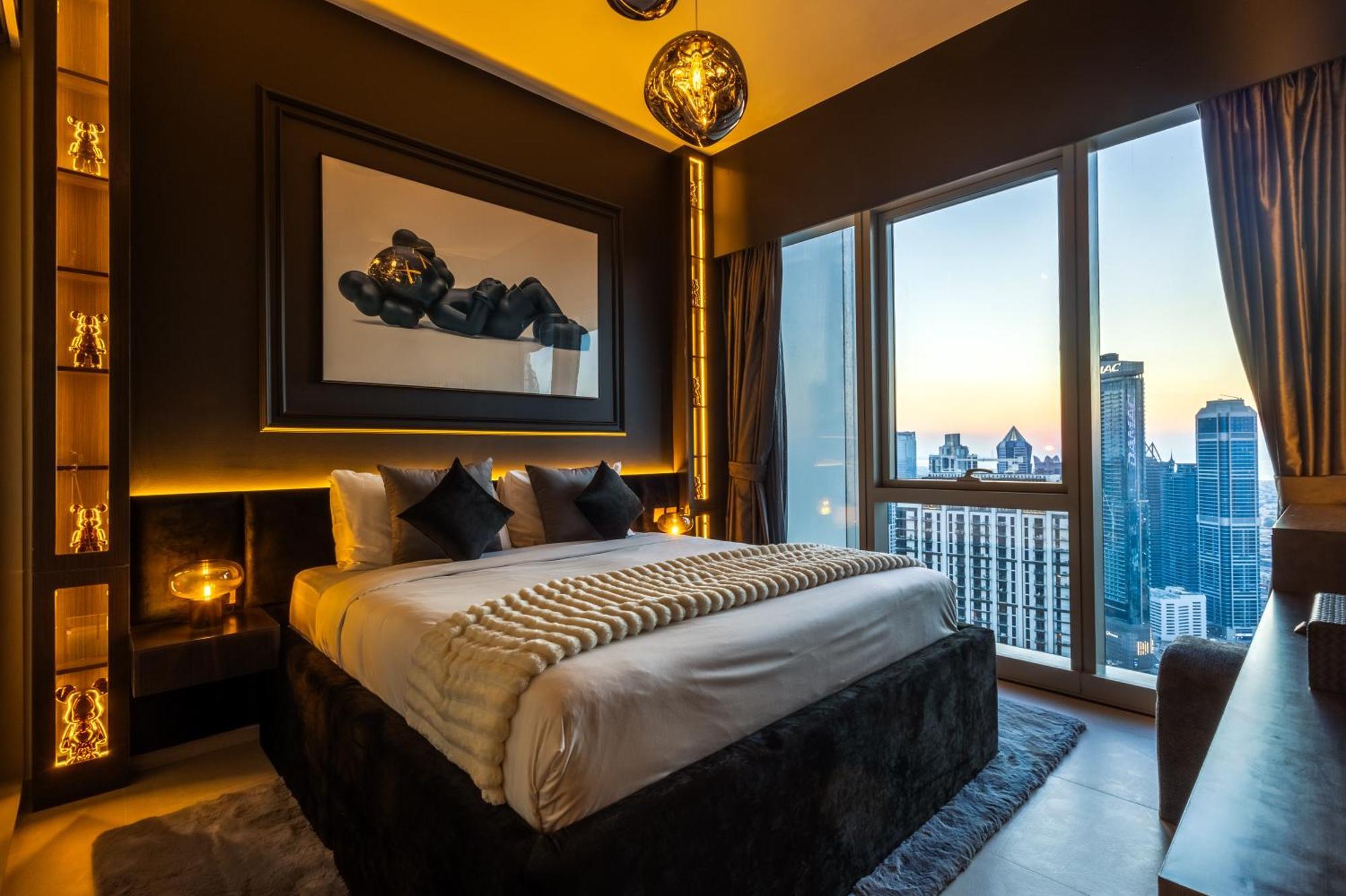 Brand New Luxe Downtown 46th Floor