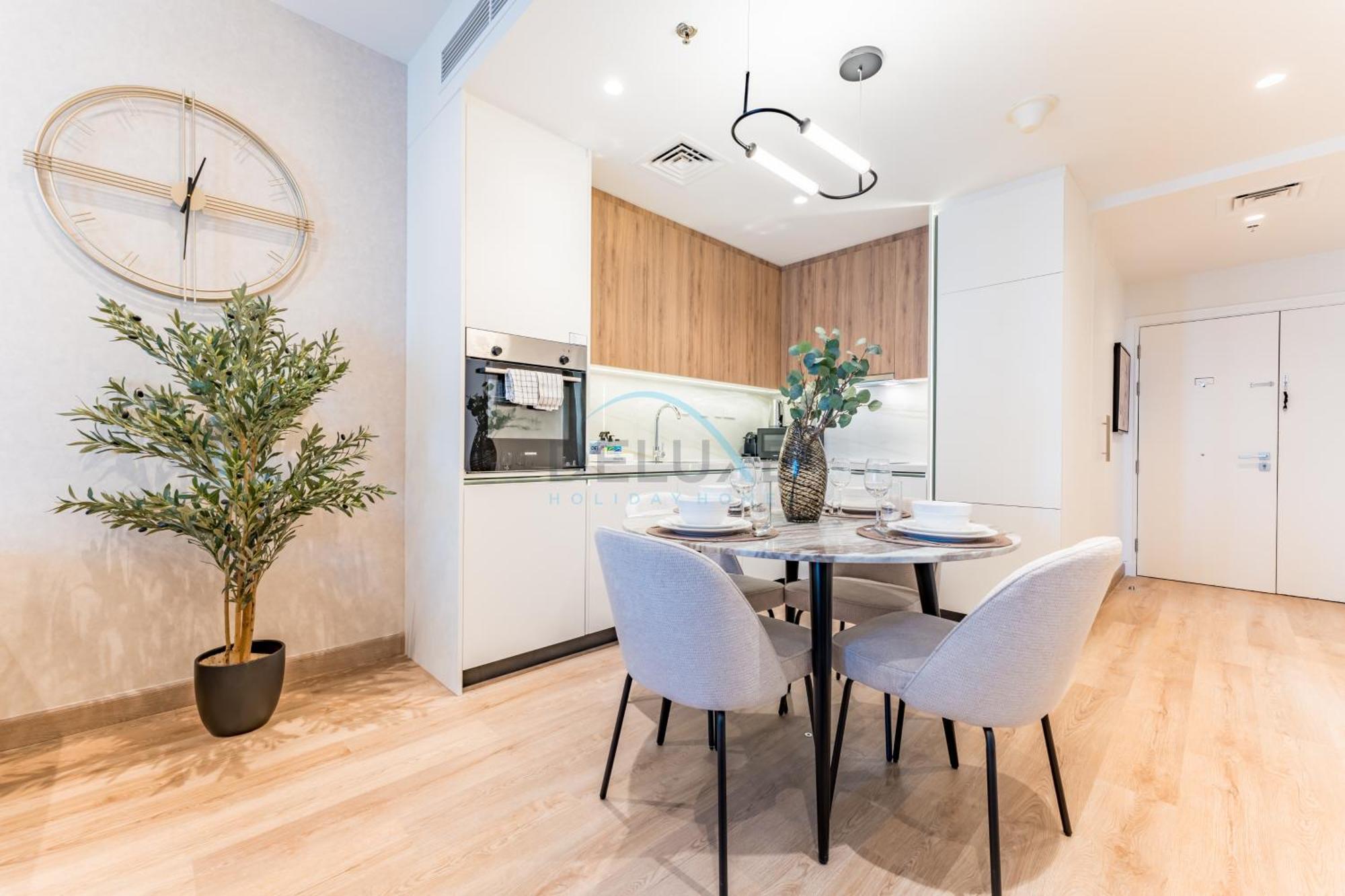 Renovated Unit With Skyscraper Views, Close To Jbr Beach, Elite Residence, Marina By Deluxe Homes Dubaï
