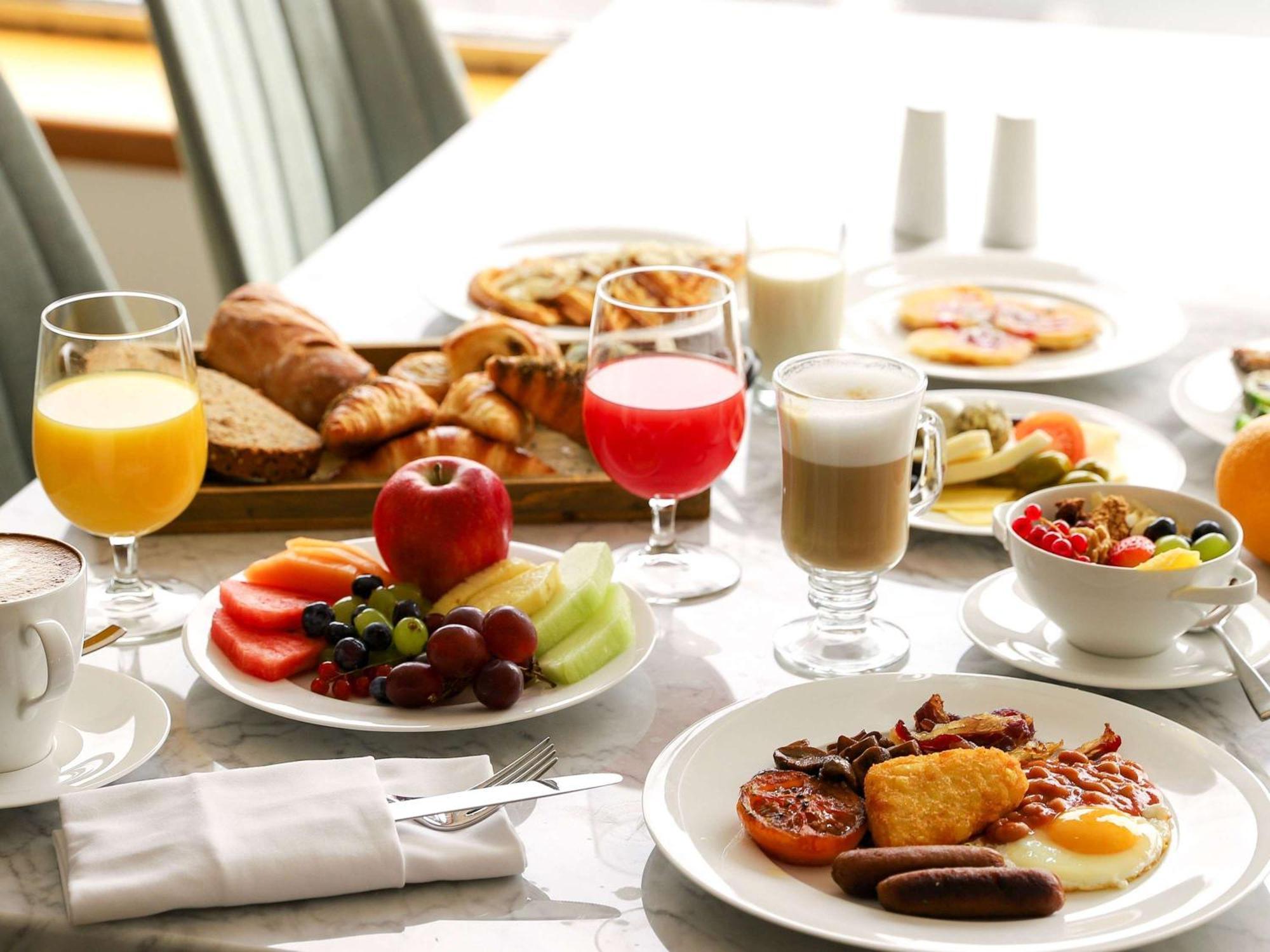 Queen Elizabeth 2 Hotel 4*