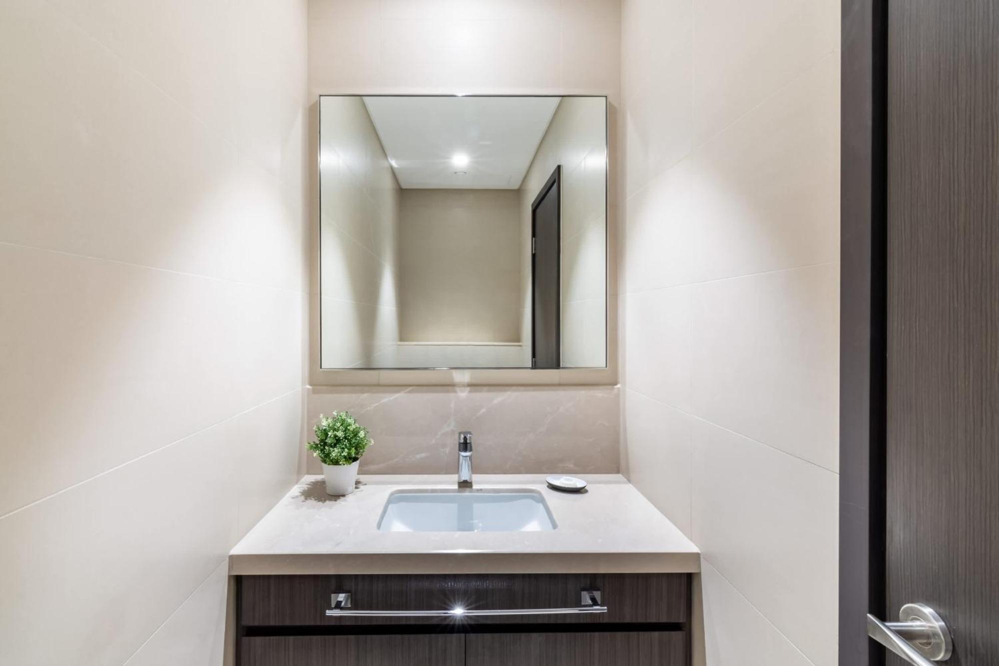Silkhaus 1bdr Near Mall In Downtown Views Dubai