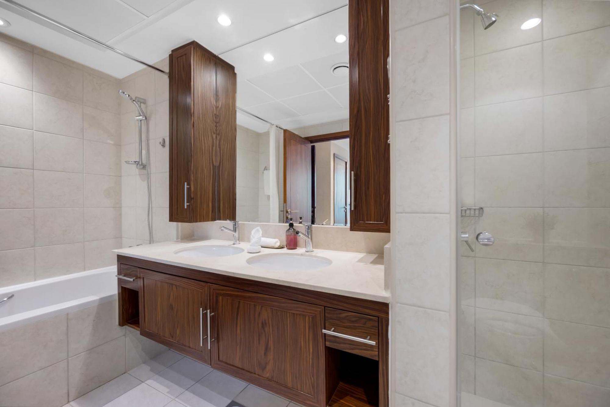 Durrani Homes - Grandiose 5br Besides Mall With Burjkhalifa And Fountain View Lejlighed *