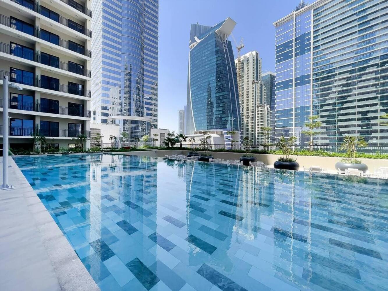 Elegant Escapes - Lavish 1b,dubai Water Canal View Apartamento *