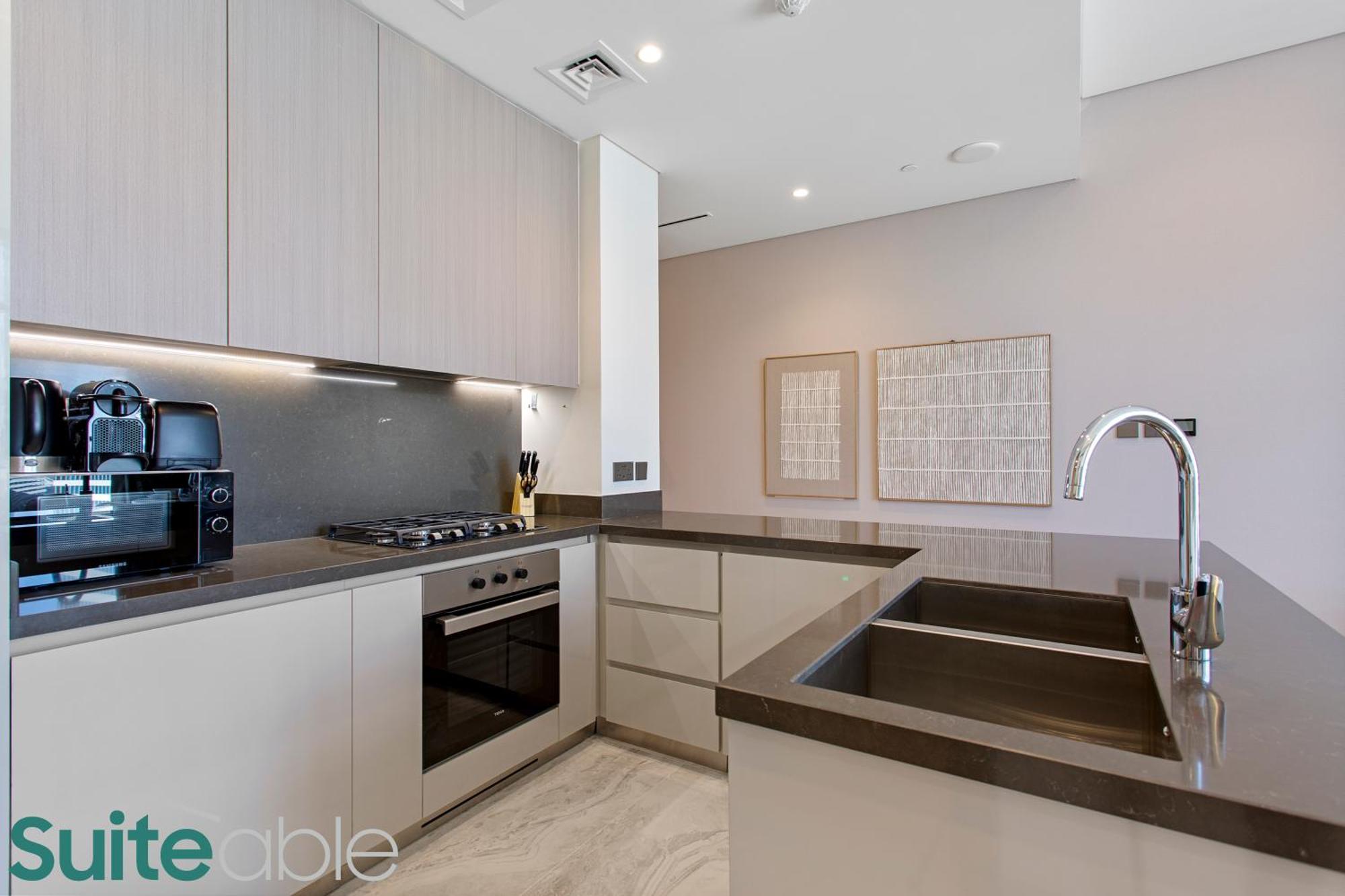 Luxury One Bedroom With Burj Khalifa View