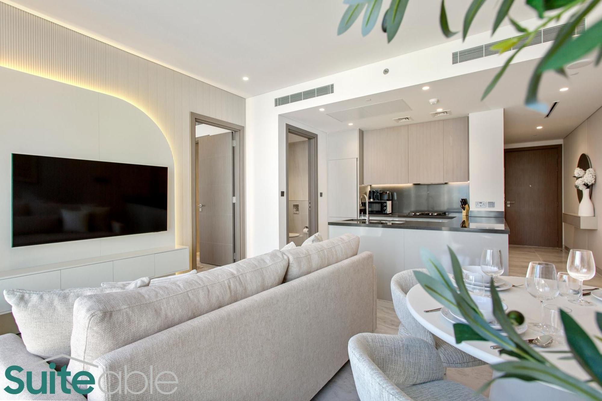 Apartment Luxury One Bedroom With Burj Khalifa View *