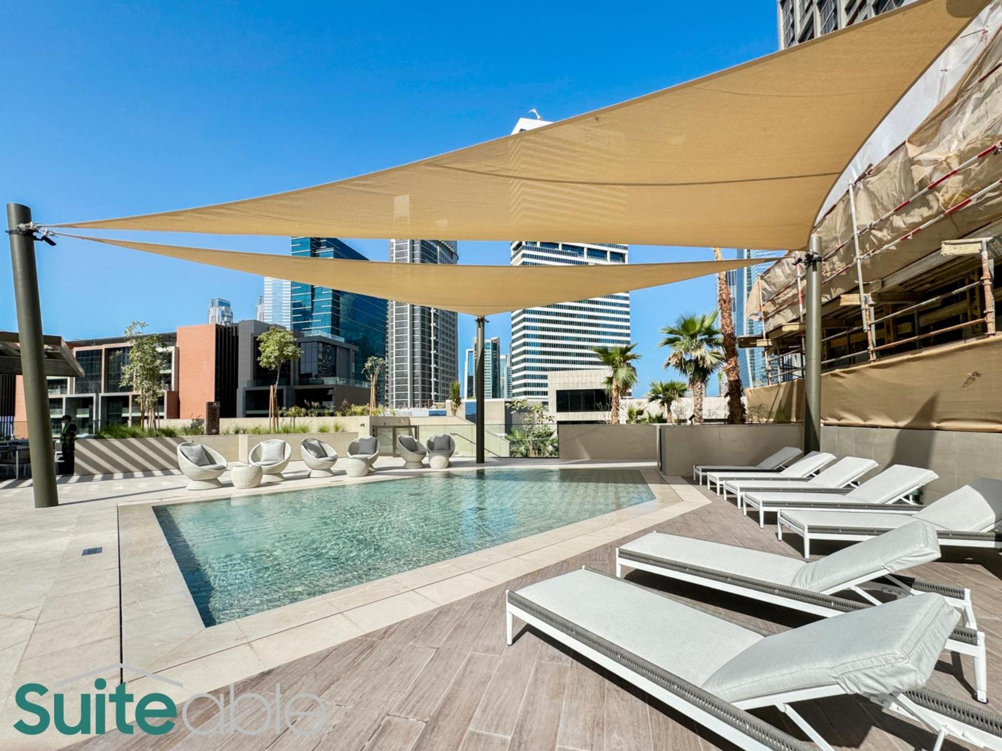 Apartment Luxury One Bedroom With Burj Khalifa View *