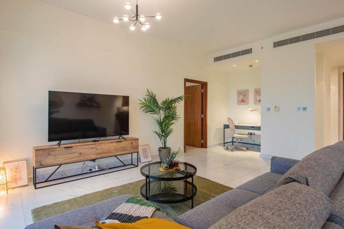 Apartamento Park Tower Difc - 10 Minutes Walk To Metro - Spacious 1bdr Dubái