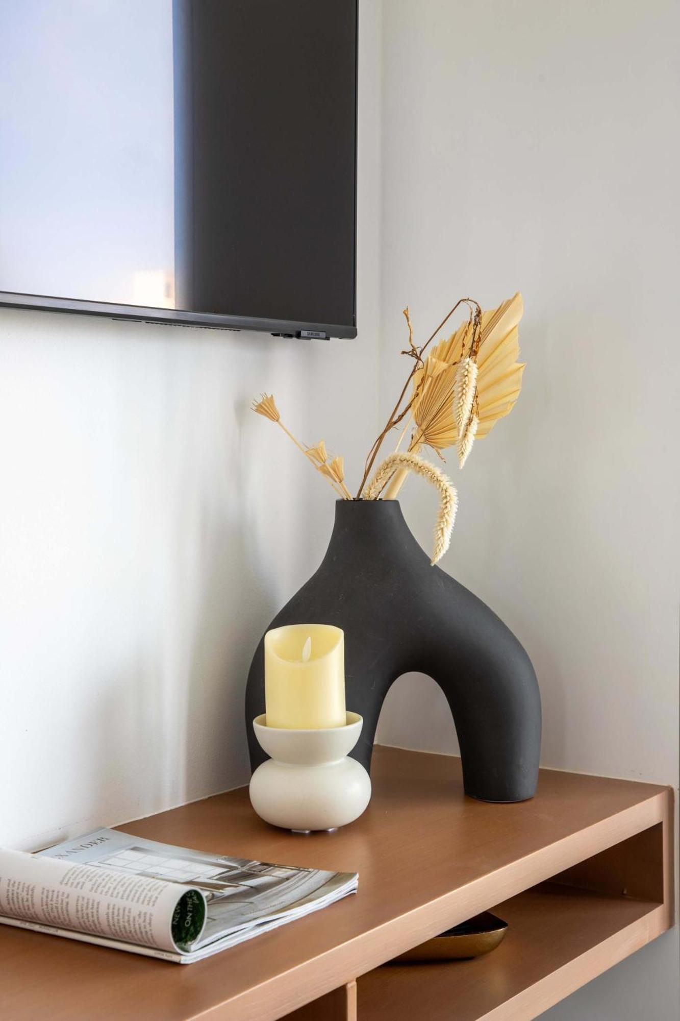 Frank Porter - Vida Residences Apartment *