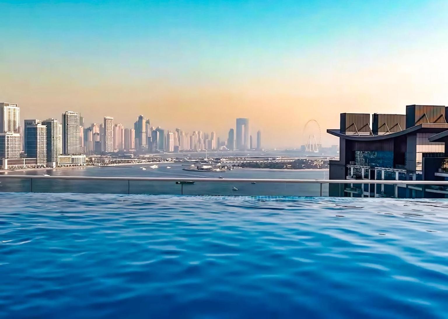 Seafront Escape Infinity Pool & Private Appartement *