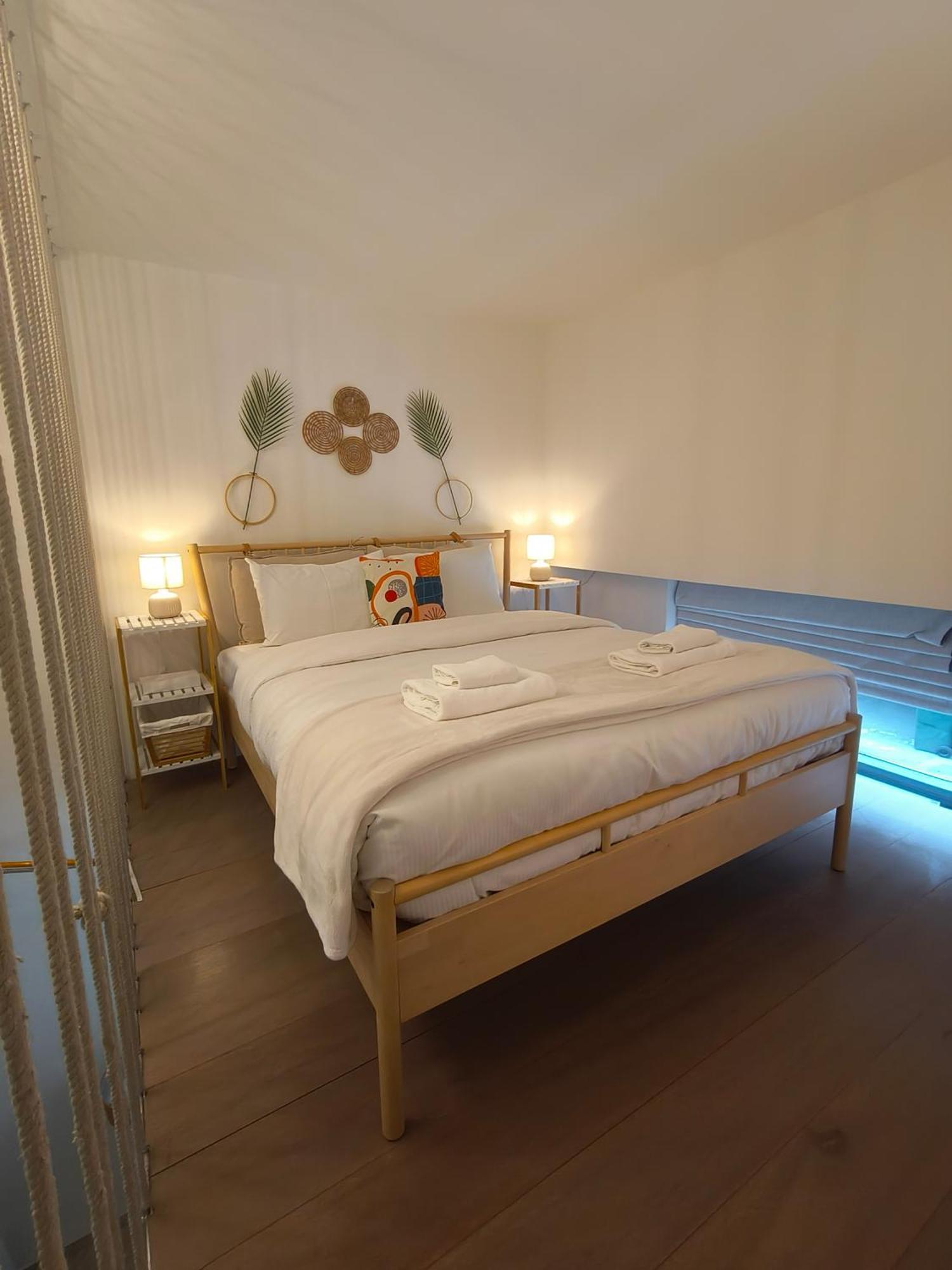 Boutique Loft, Stylish, Cozy And Luxurious Style In Wonderful Building With 2 Pools & Gym Dubaï