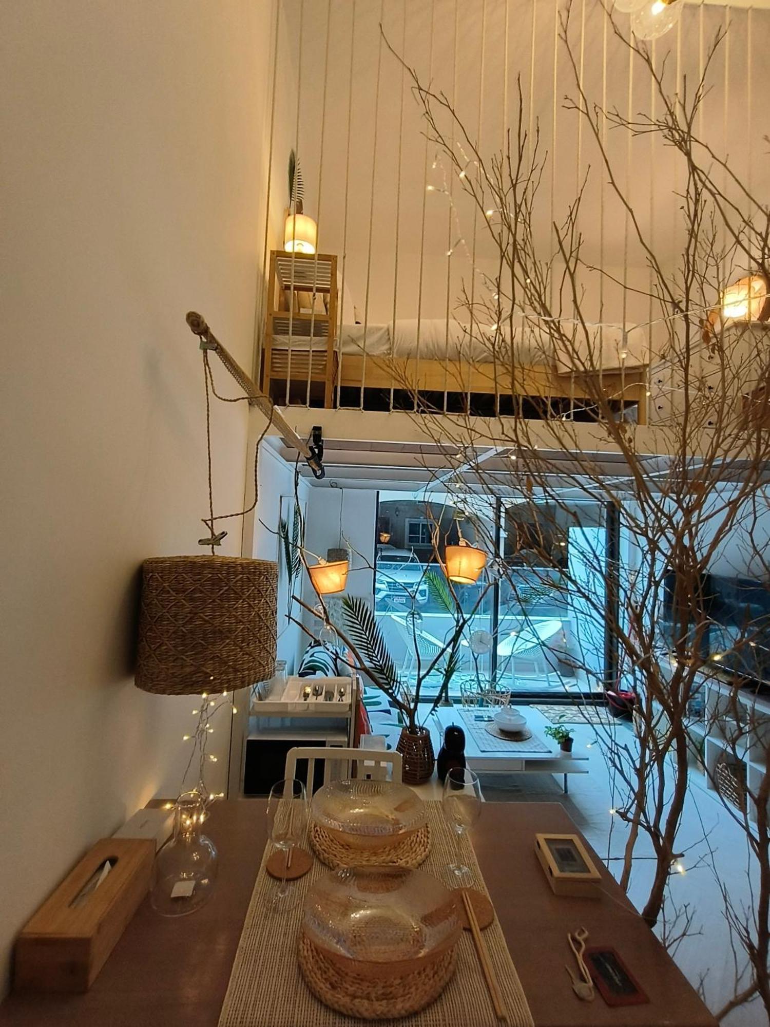 Boutique Loft, Stylish, Cozy And Luxurious Style In Wonderful Building With 2 Pools & Gym Appartement Dubaï