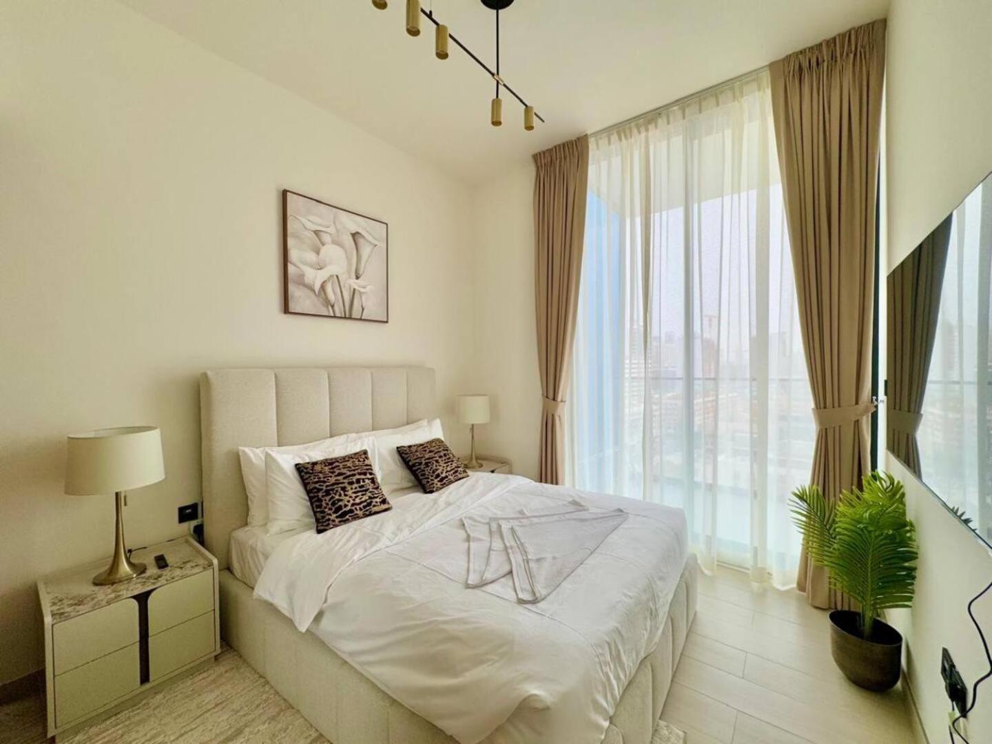 Luxurious 2br With Private Pool In Jvc * Dubái