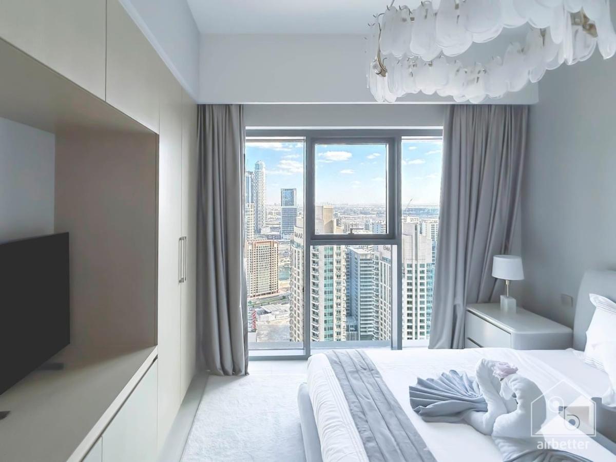Luxurious Burj Royale 1b With Balcony & Views Apartment