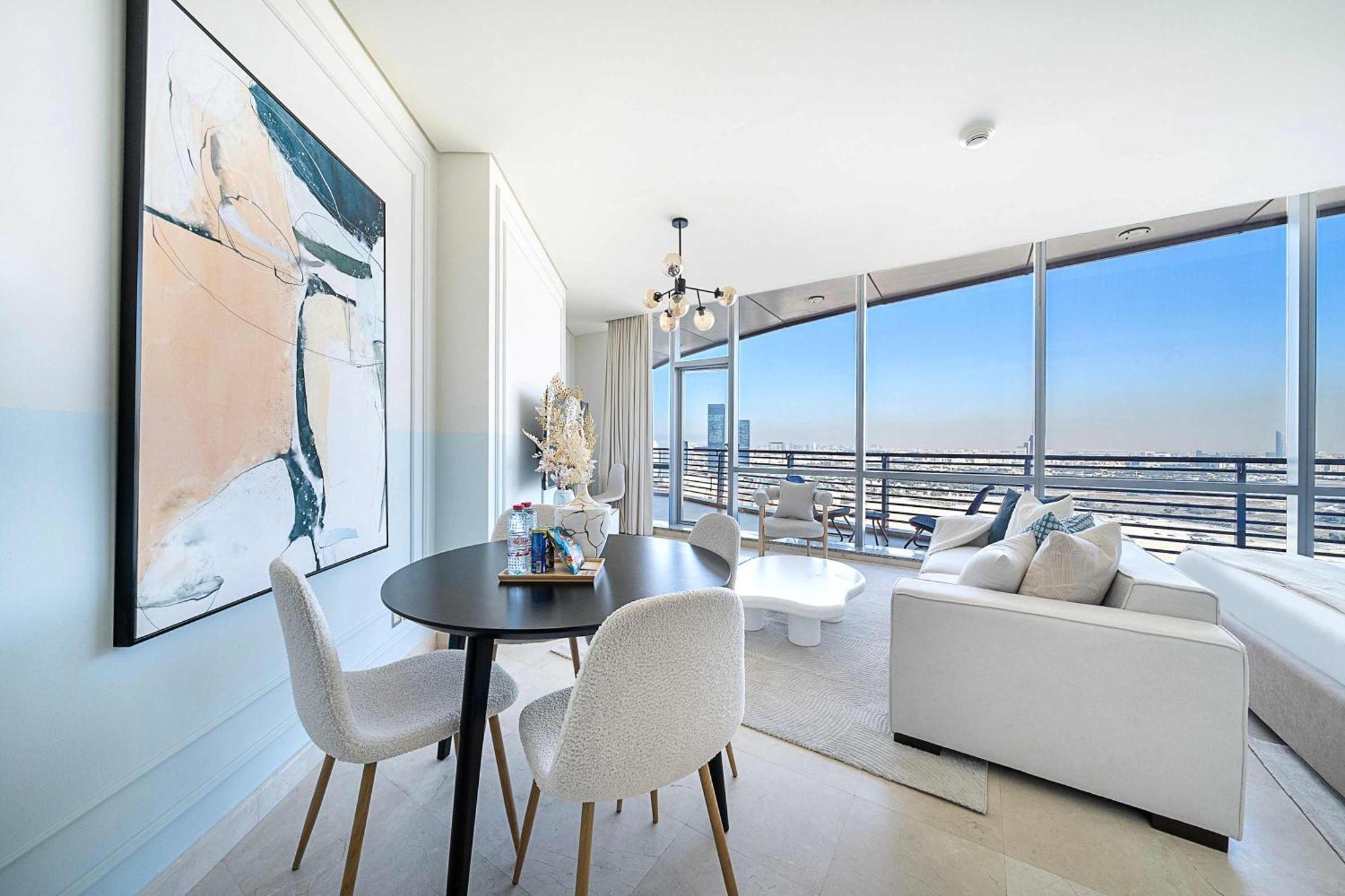 Silkhaus Gallery At Sky Gardens In Heart Of Difc Dubaï