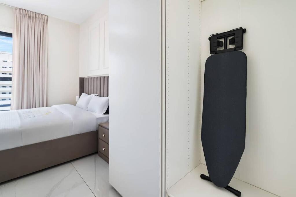 Super Elegant 1bhk - Bnh Tower *
