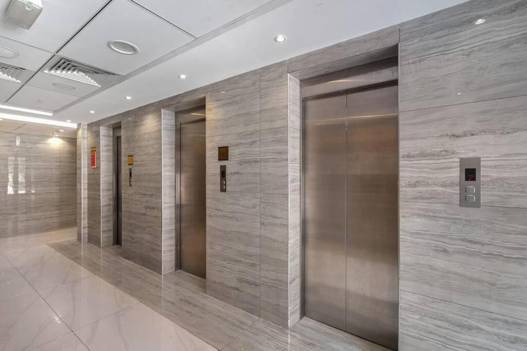 Super Elegant 1bhk - Bnh Tower Appartement