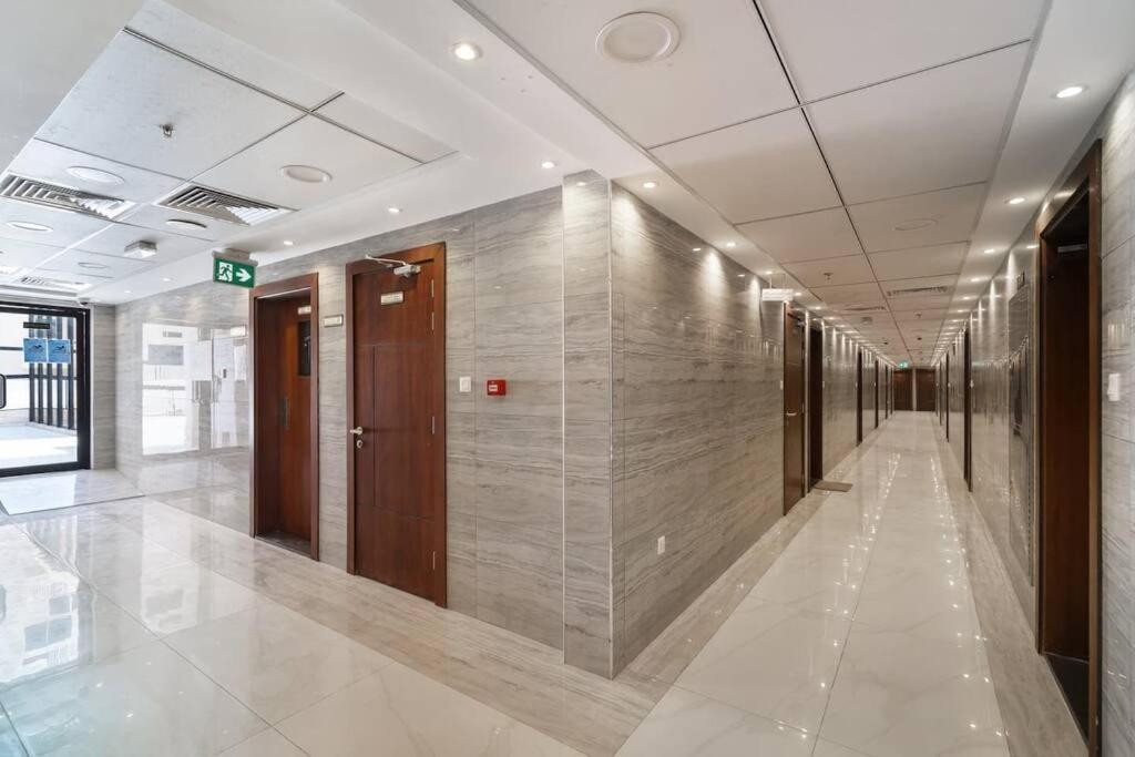 Super Elegant 1bhk - Bnh Tower *