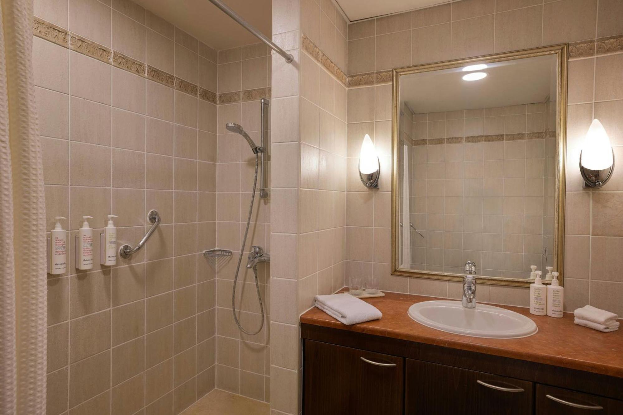 Marriott Executive Creek 4*