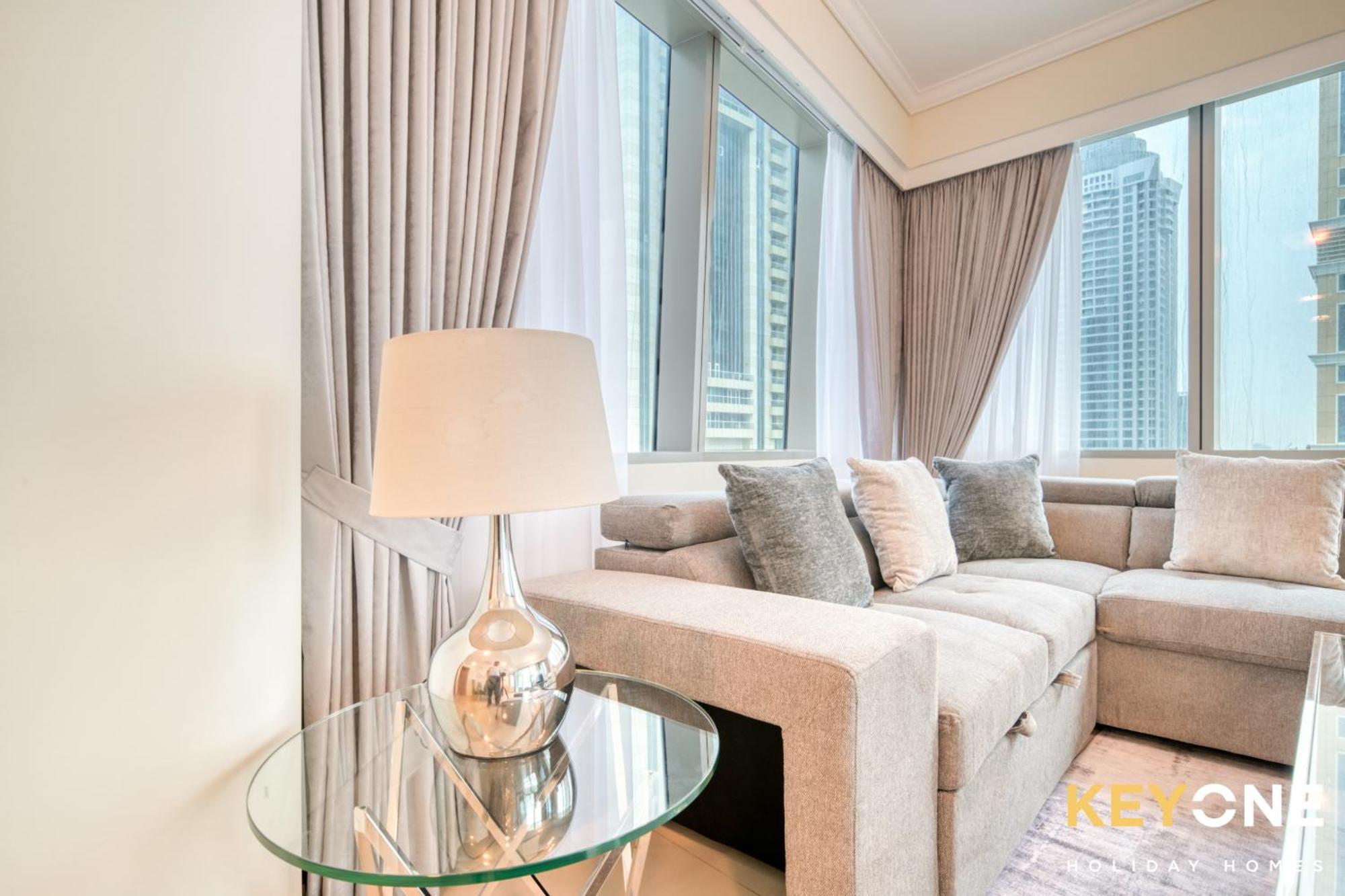 Captivating Sky & Sea Views In Two Bedroom Lägenhet