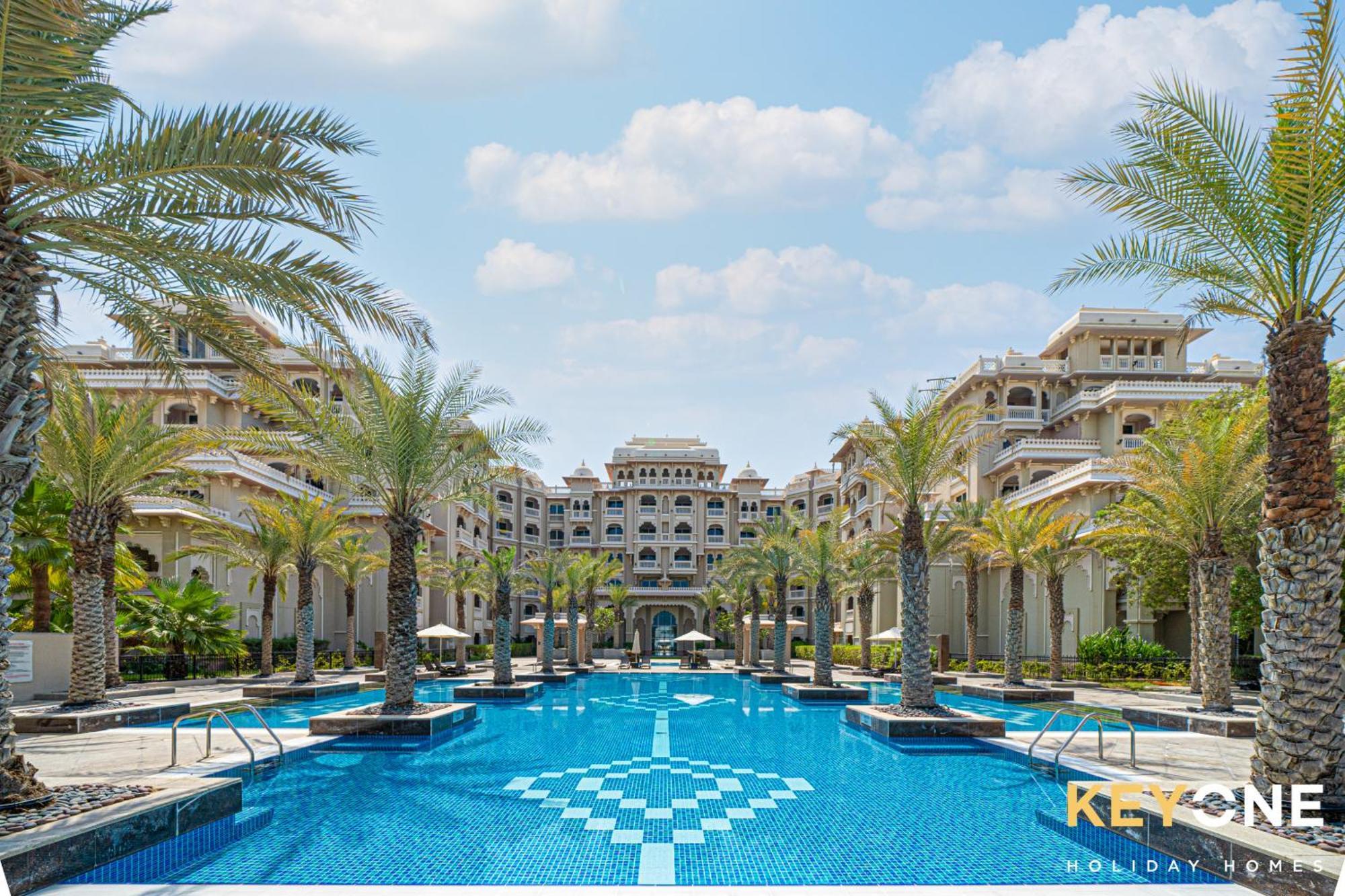 Grandeur Living 2br Maid With Access * Dubai