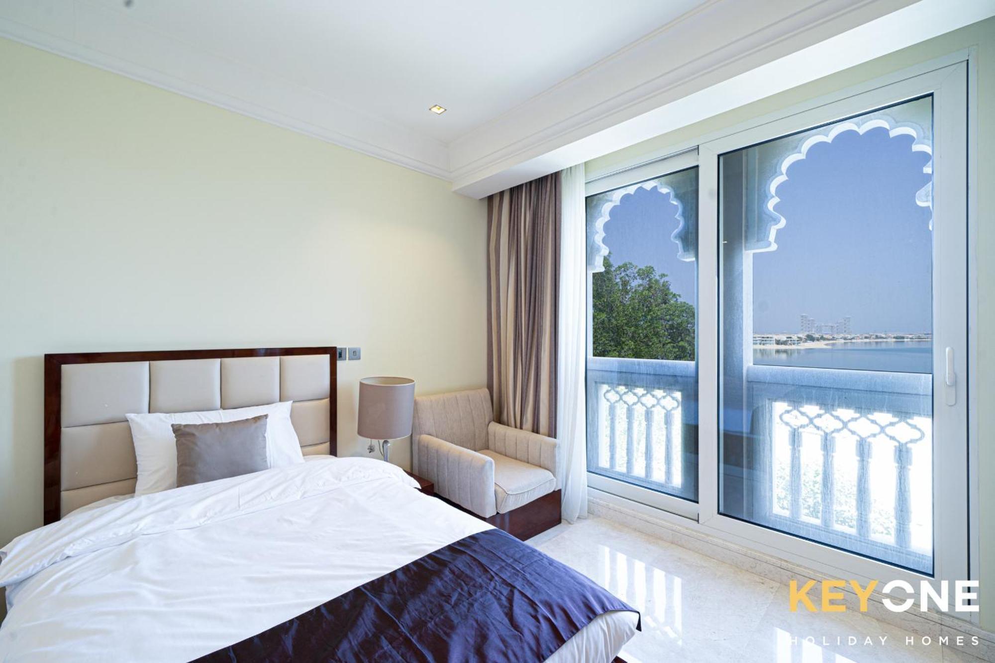 Grandeur Living 2br Maid With Access *