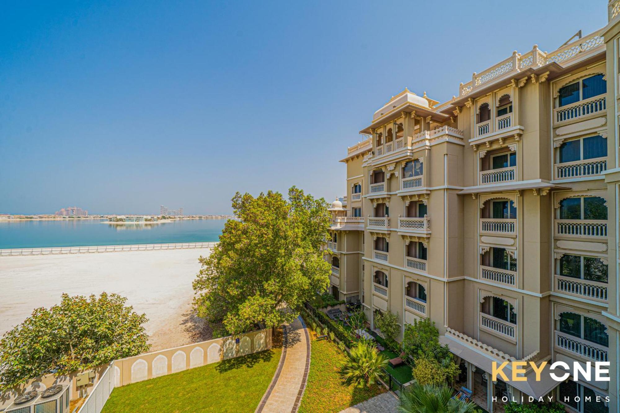 Grandeur Living 2br Maid With Access *
