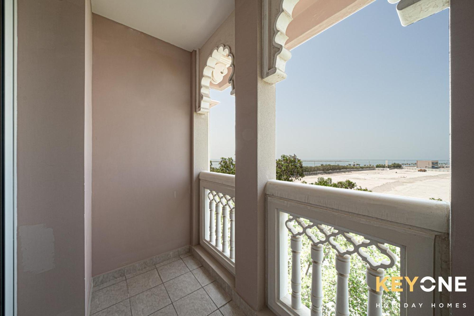 Grandeur Living 2br Maid With Access * Dubai