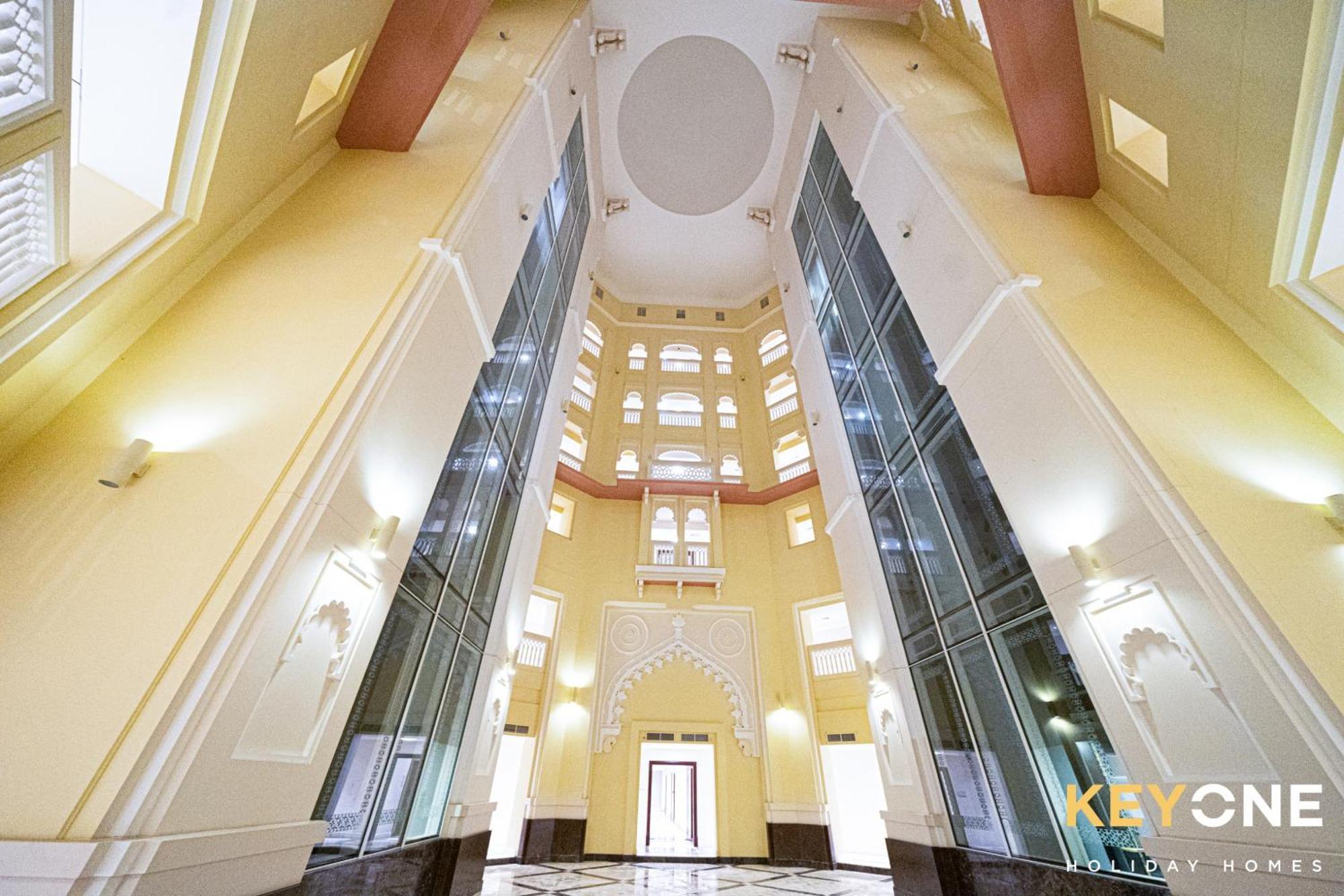 Grandeur Living 2br Maid With Access Apartamento Dubai