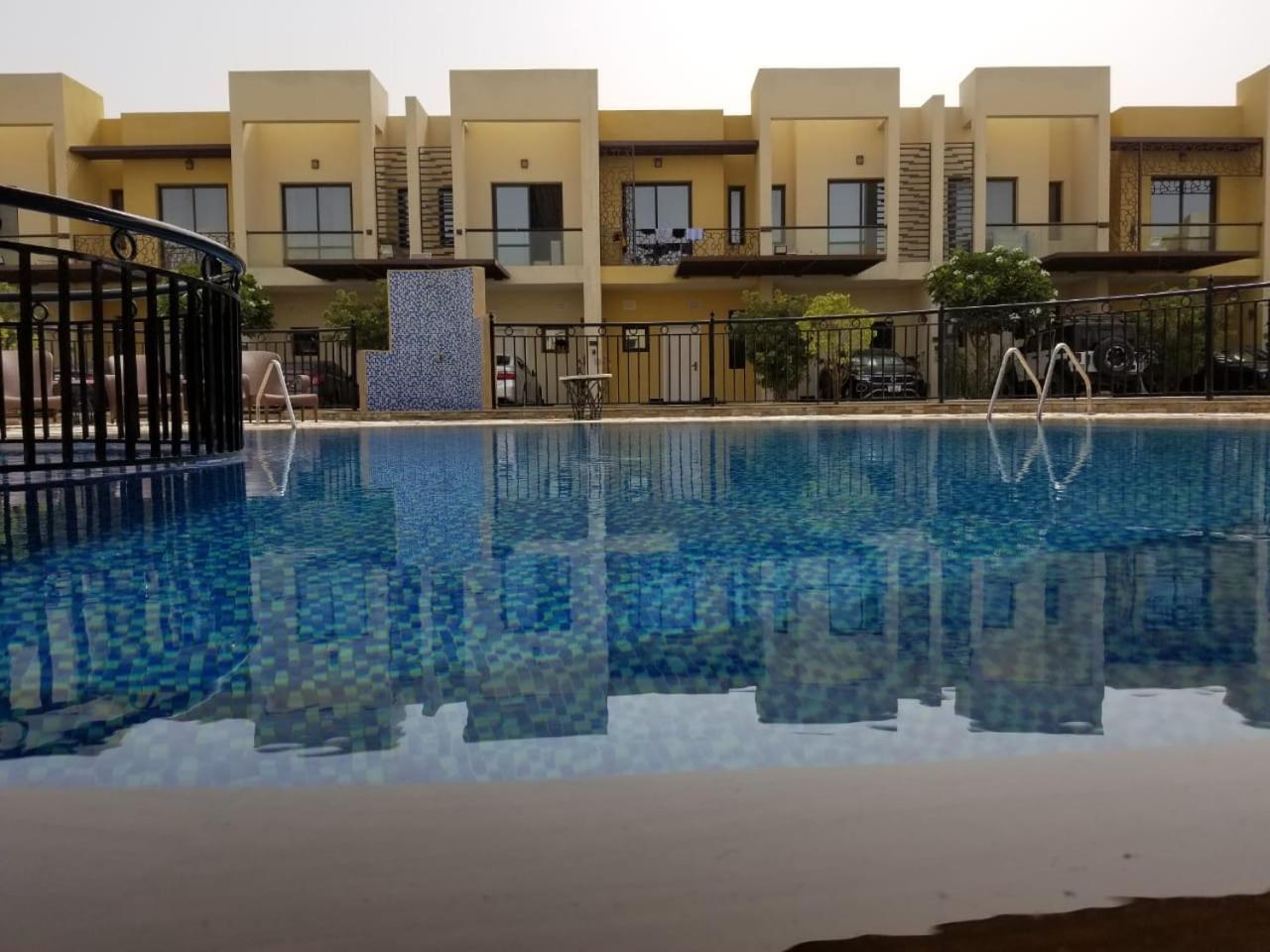 Vilă Family-friendly 1br With Play Area+pool. Uae Dubai