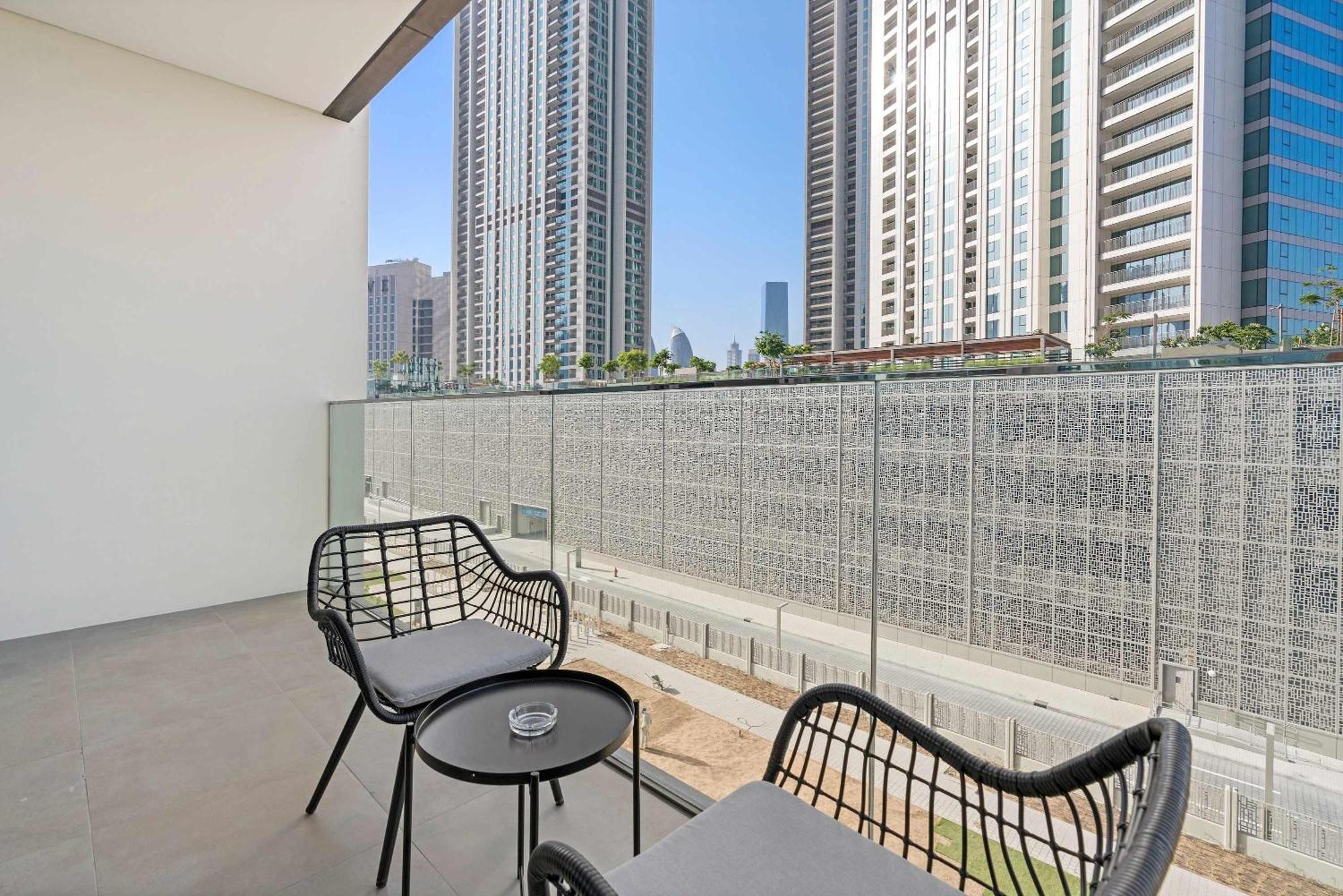 Silkhaus Modern 1bdr In Downtown With Balcony, Pool, Gym *