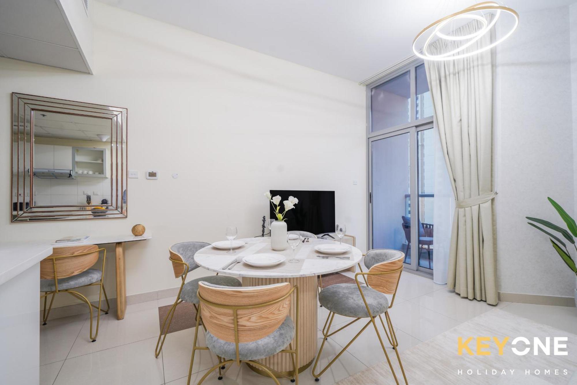 Magnificent Two Bedroom Beachfront Apartamento *