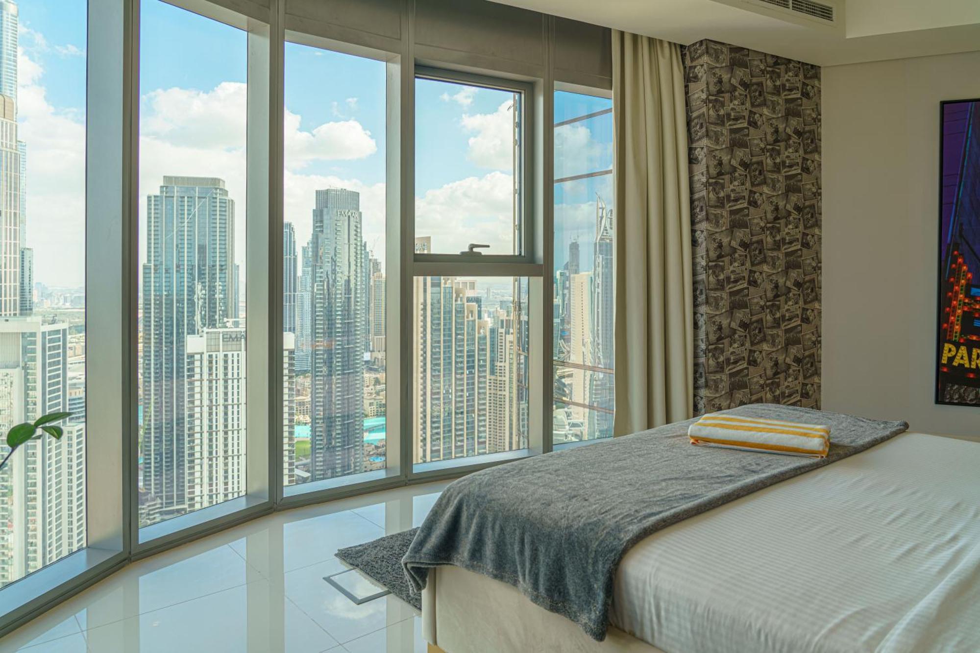 Paramount Tower And Residences With Infinity Sky Pool * Dubái