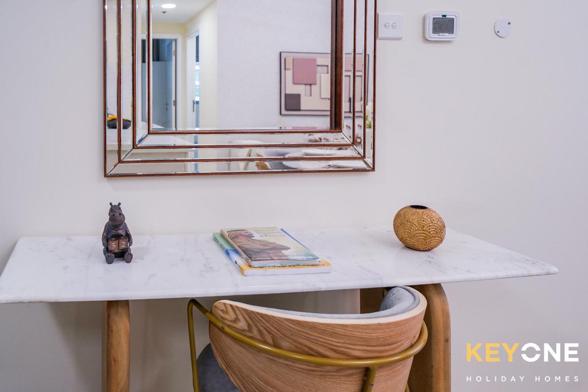 Magnificent Two Bedroom Beachfront Apartamento *