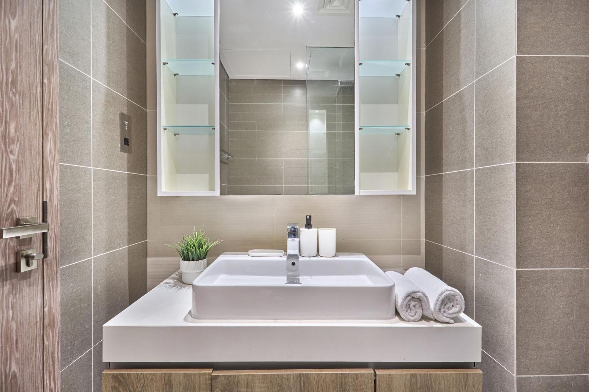 Luxury Living In Marina Liv 2br Dubaï
