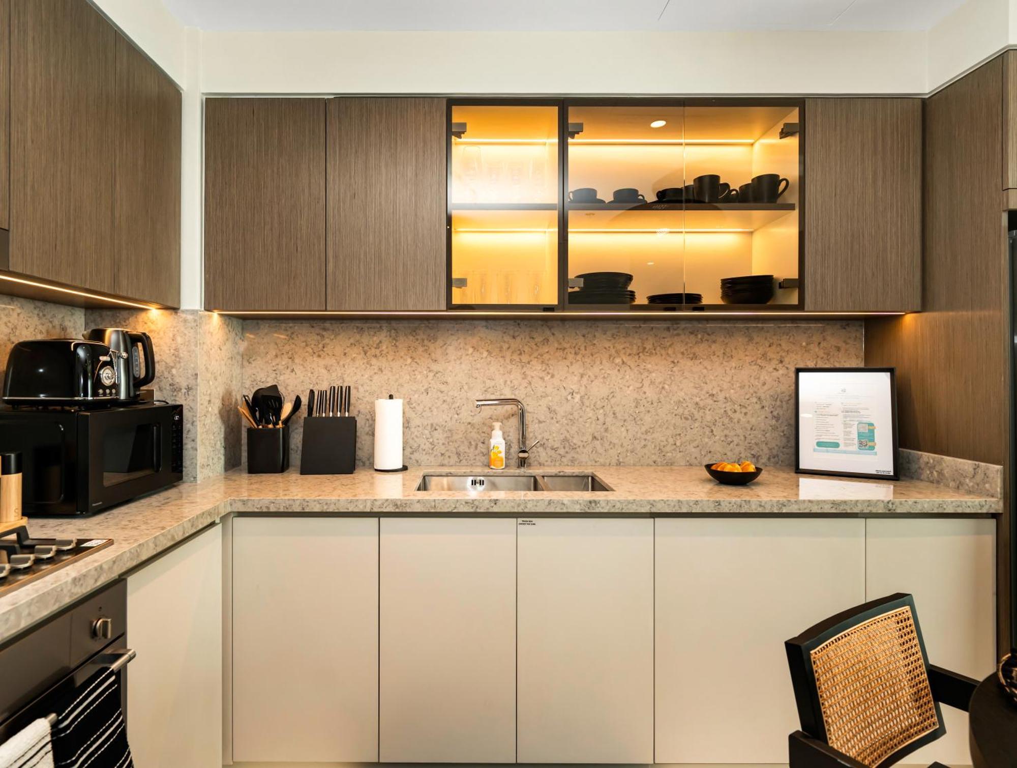 Ultra-luxury 2 Bedroom Beachfront Escape With Sea Views Appartement