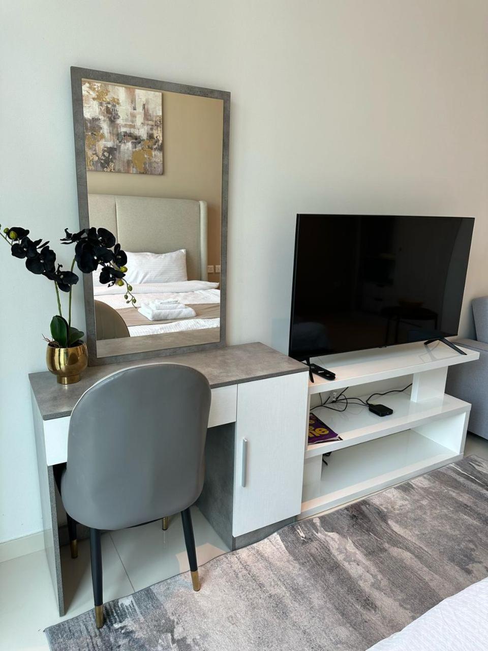 Seven Palm Jumeirah West * Dubai