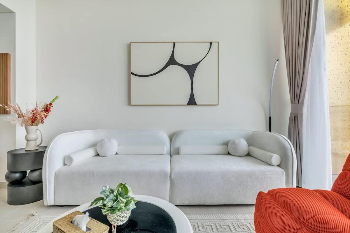 Exceptional 1br Flat Wbalcony Gym & Pool In Jvc Appartement *
