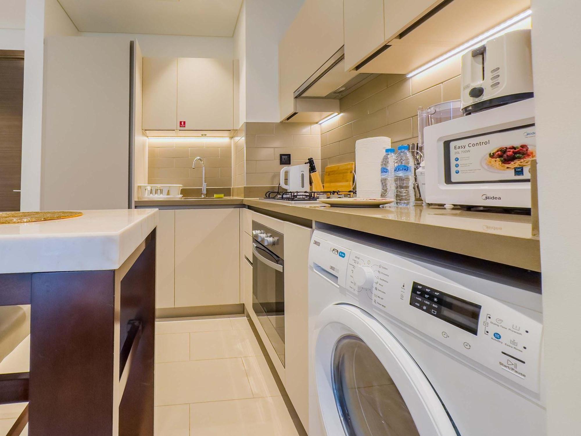 Prime Location - Modern 1br Design - High Floor *