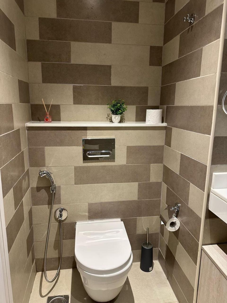 Apartment Seven Palm Jumeirah West Dubai