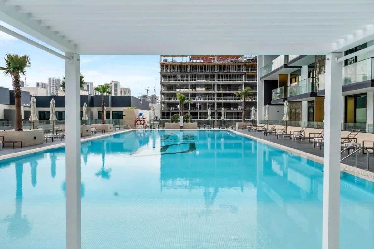 Exceptional 1br Flat Wbalcony Gym & Pool In Jvc Appartement Dubaï