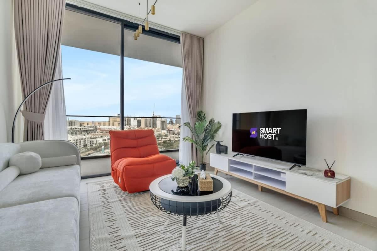 Exceptional 1br Flat Wbalcony Gym & Pool In Jvc * Dubaï