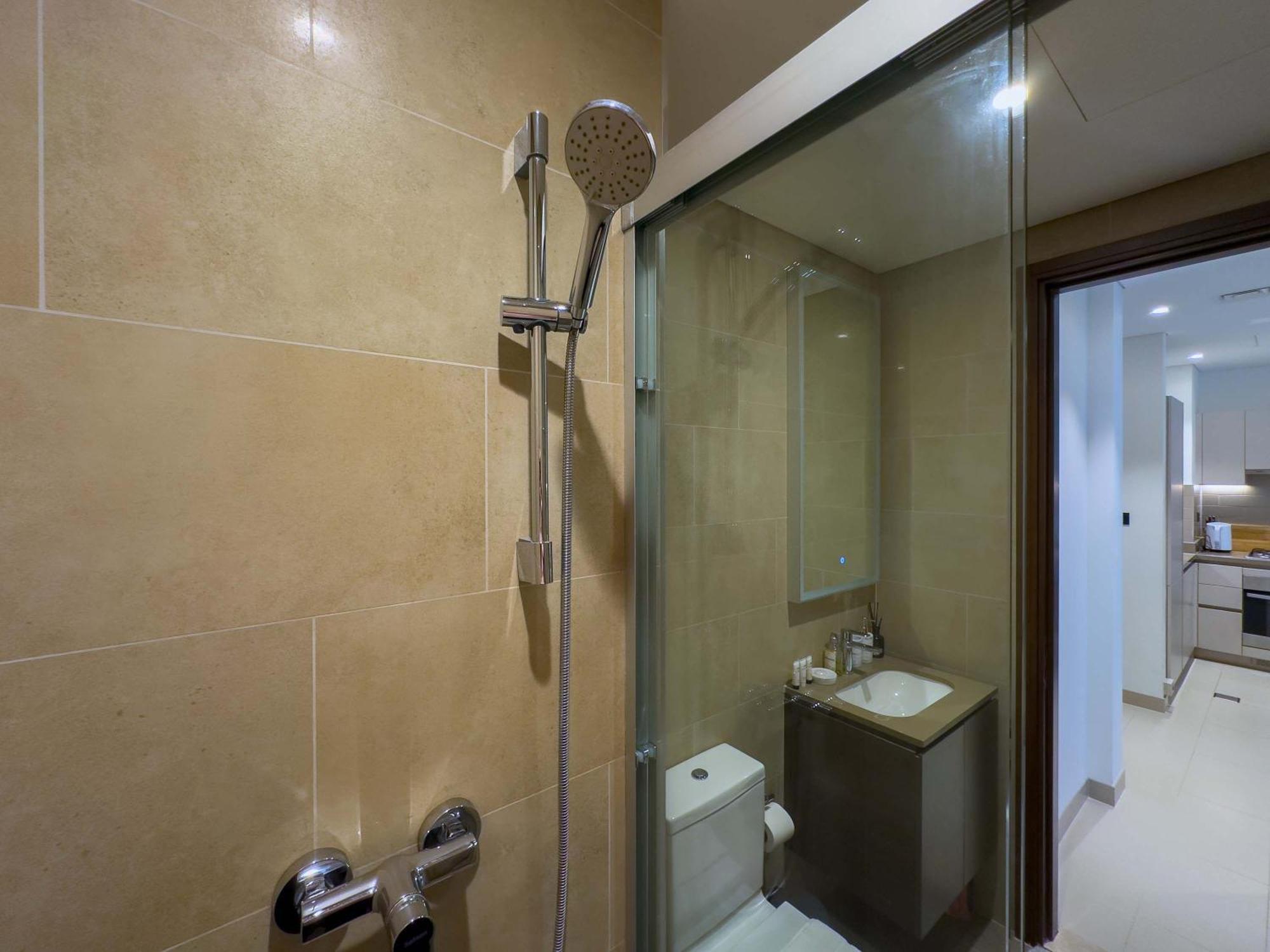 Prime Location - Modern 1br Design - High Floor *
