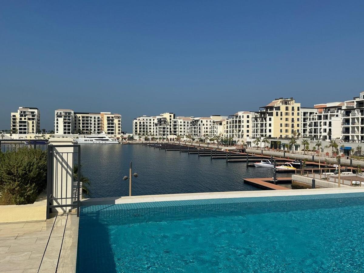 Appartement Waves - Stylish Beachfront Retreat Dubaï