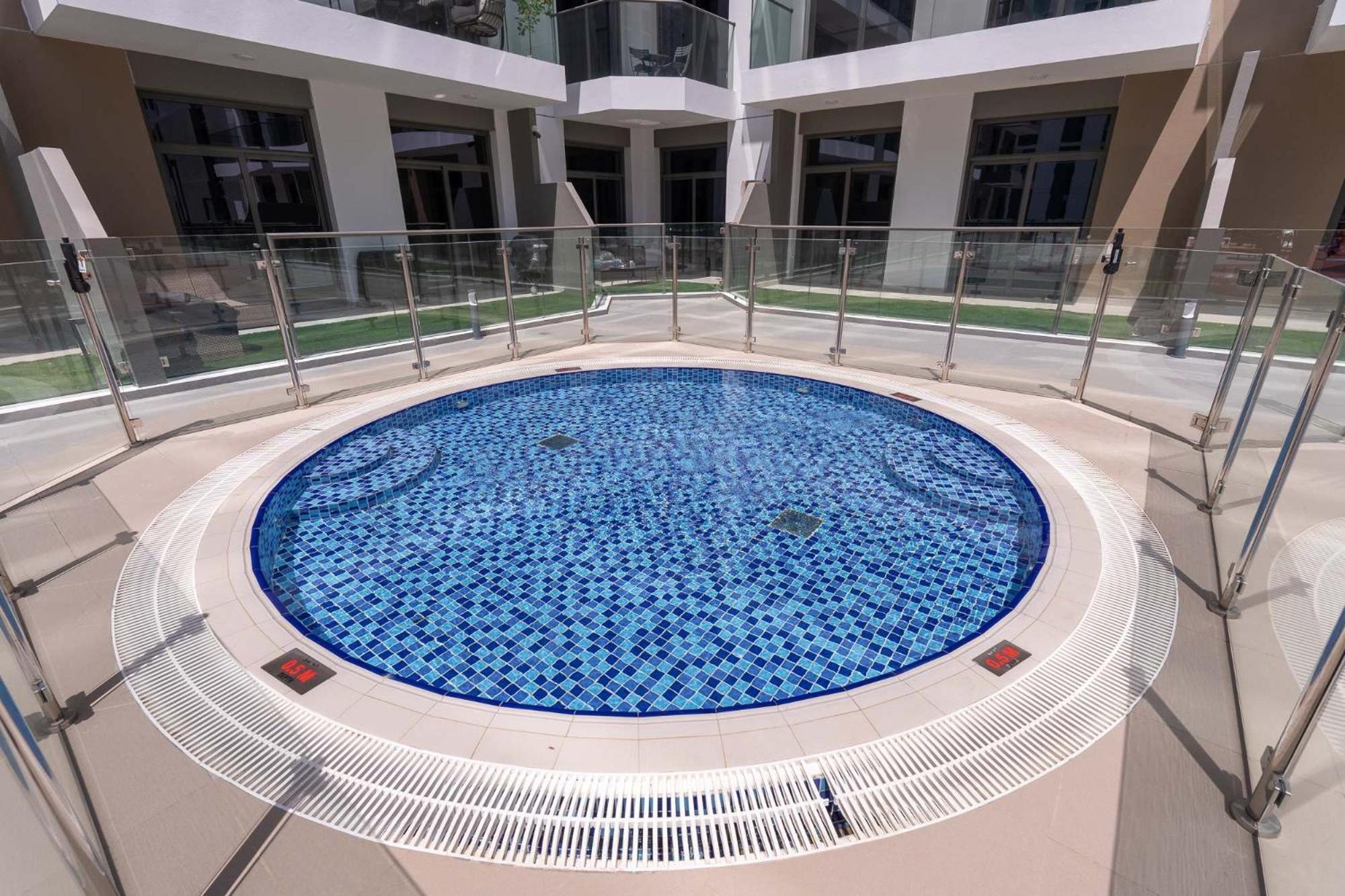 Charismatic In Laya Heights Perfect For 2 Dubaï